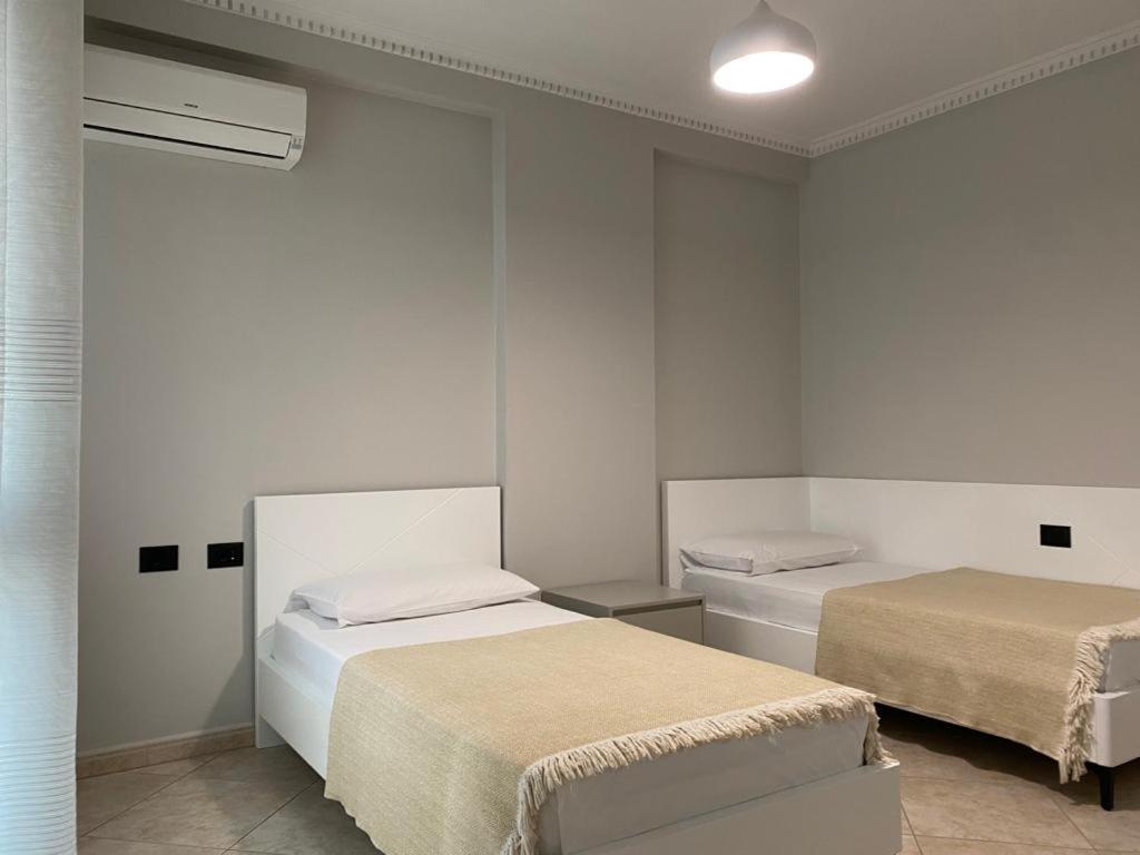 Laureta Central Apartment Tirana Kültér fotó